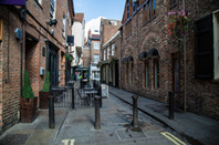 英国留学指南：阿尔斯特大学费用